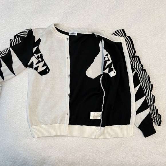 Girl's Cotton Zebra Cardigan Sweater with Mane Detail Size 8 - Picture 6 of 9